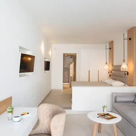 Strogili - Adults Only