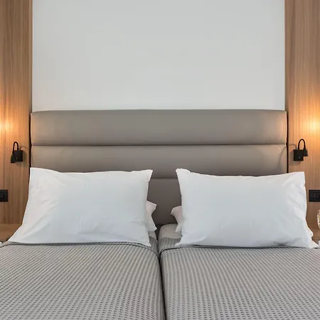 Strogili - Adults Only 4*