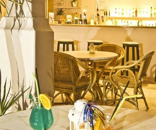 Strogili - Adults Only Kamari (Santorini)