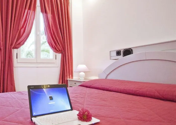 Strogili - Adults Only Hotel Kamari (Santorini)